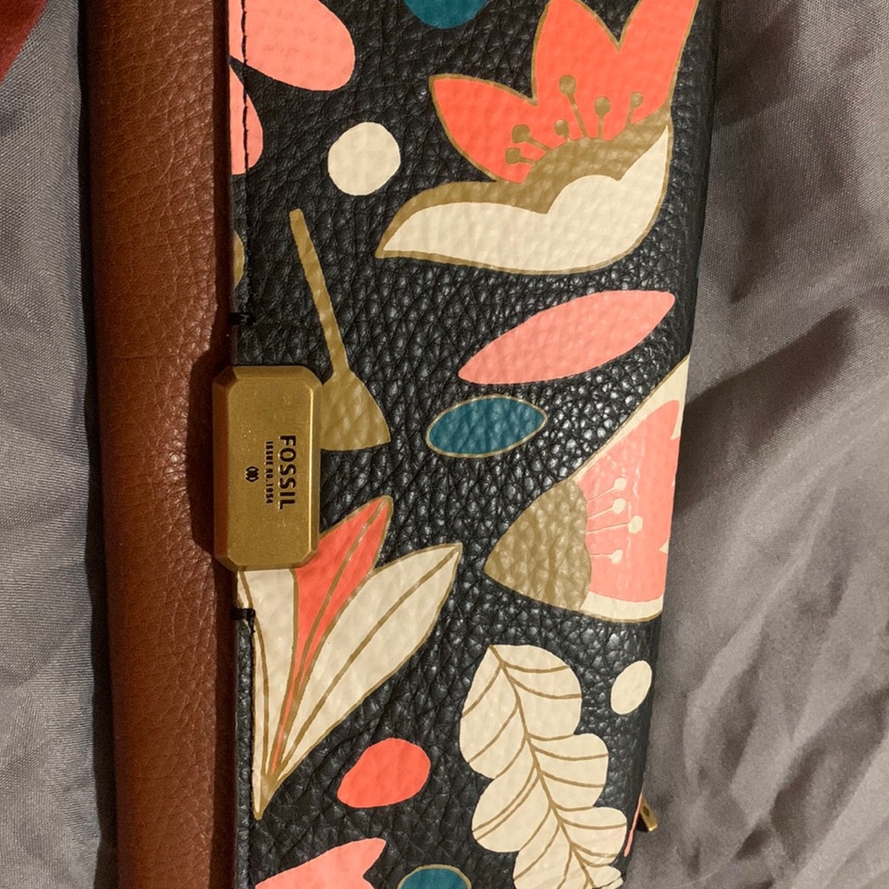 Fossil Flowers wallet